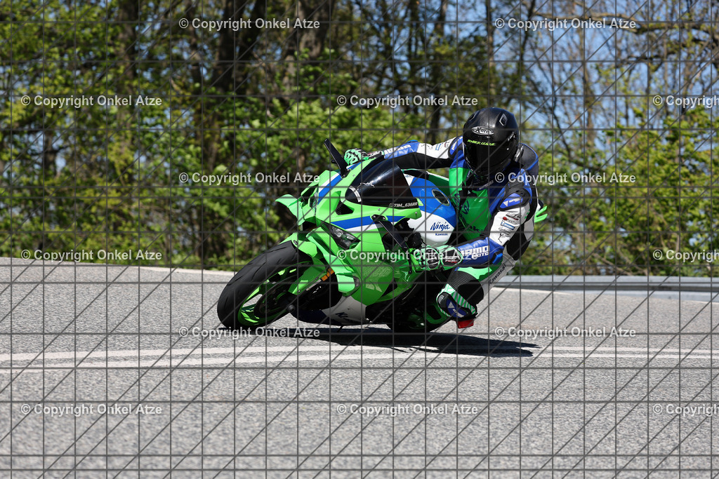 IMG_7194 | Fotograf am Kyffhäuser. Onkel Atze. Kyffhäuser Rennstrecke. Café36. Motorsportfotografie. - Realisiert mit Pictrs.com
