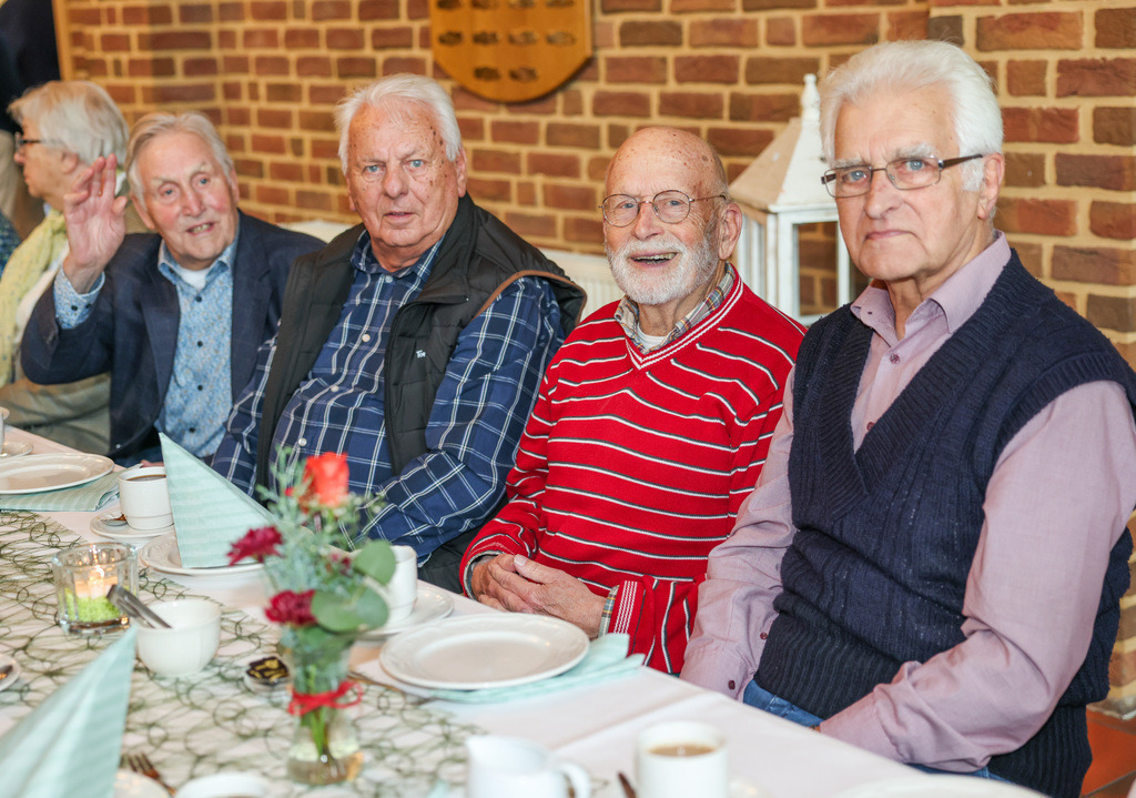 top-top.de-251112-027 | Foto, Video, Fotografie, Videografie, Fotobox, DJ, Discjockey, Musik, Musikbox, Veranstaltung, Photobooth, Amazon, Ebay, Buchtipp, Bestseller, Autor, Verlag, Buch, Wesel, Hamminkeln, NRW, Dinslaken, Rees, Drohne, Hochzeit, Party, Fotobox, Wesel, Fotograf