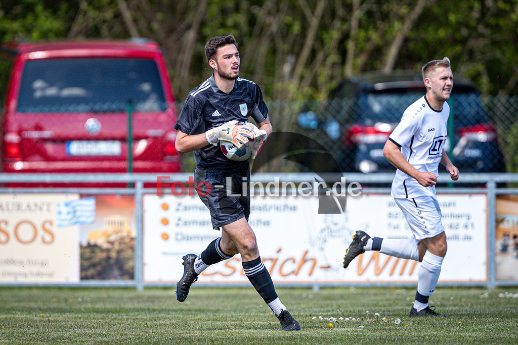 SG Hungerbach vs SV Eurasburg-Beuerberg | Meisterrunde Kreisklasse Gruppe C, SG Hungerbach vs SV Eurasburg-Beuerberg, 20240427,
Dominik HOFFMANN (SVEB Goalie 99) in Aktion,
2024-04-27 in Oberhasuen (Sportplatz Oberhasuen)
99 Dominik HOFFMANN (SVEB Goalie 99)
Copyright: WolfgangxLindner www.foto-lindner.de