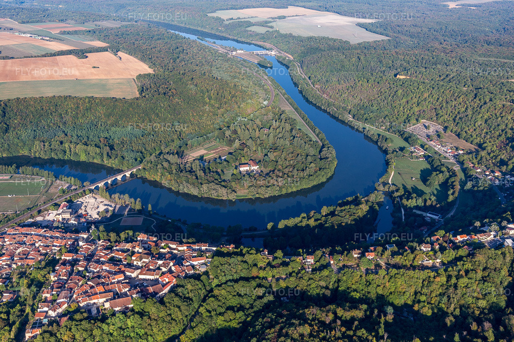 Vue aérienne: Moselknie, Domaine des Eaux Bleues à Pagny-la-Blanche-Côte dans le département Meuse, France. Photo: IMG_118134.jpg prise le 15/09/2019 par Werner Riehm/FLY-FOTO.eu – Résolution de l'original: 5472 x 3648 px