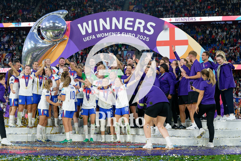 England v Spain - UEFA Women's EURO 2025 Final | BASEL, SWITZERLAND - JULY 27: England celebrates after winning  Women’s EURO 2025 during the UEFA Women's EURO 2025 Final match between England and Spain at St. Jakob-Park on July 27, 2025 in Basel, Switzerland. (Photo by Giuseppe Velletri/Sports Press Photo/Getty Images)