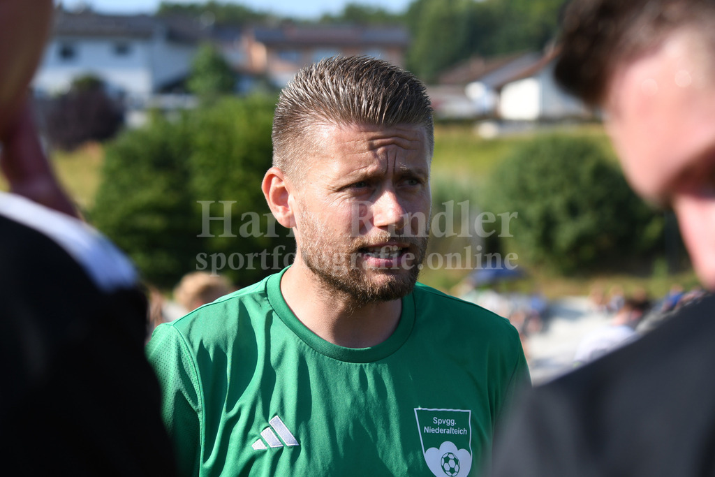 Testspiel SV  Winzer (Kreisliga Straubing) : SpVgg Niederalteich ( Bezirksliga Ost) | Manuel Kesten ( Trainer SpVgg Niederalteich) - Realisiert mit Pictrs.com