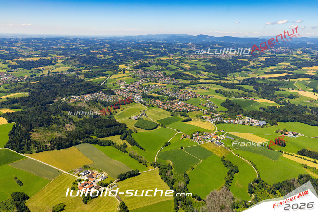 Aktuelles Luftbild von  Ruderting - Die Luftaufnahme wurde 2022 mittels UL-Flugzeug erstellt ( keine Drohne ) - hochauflösende Kamera-Systeme von  Canon -Beste Qualität - Für grossformatige Ausdrucke geeignet. Die Geschenkidee !