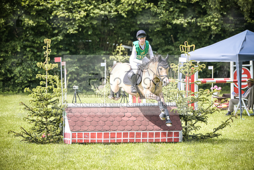 DOS_0058 | Entdecke hochwertige Reitturnierfotos von Foto Oger. Professionell, emotional und authentisch – jetzt Lieblingsmomente im Shop bestellen. - Realisiert mit Pictrs.com