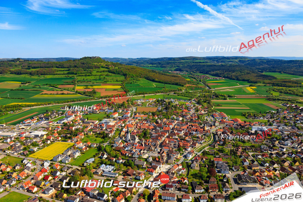 Die Luftaufnahme Staffelstein - Bad Staffelstein wurde 2017 mittels Flugzeug (keine Drohne) erstellt. Perfekte Schärfe und Druck- Auflösung- Garantiert!