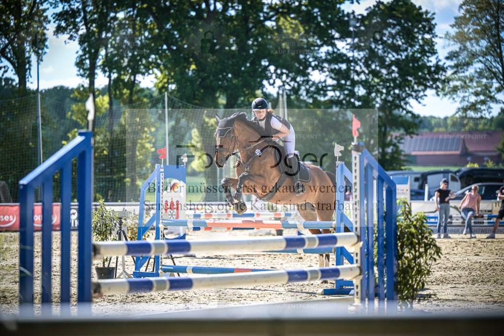 DOS_2531 | Entdecke hochwertige Reitturnierfotos von Foto Oger. Professionell, emotional und authentisch – jetzt Lieblingsmomente im Shop bestellen. - Realisiert mit Pictrs.com