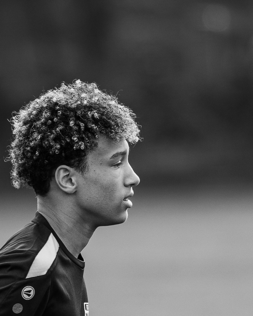 2 | Professionelle Fußball- und Sportfotografie. Spielbilder online ansehen und kaufen – Einzelbilder oder komplette Galerien in hoher Qualität. - Realisiert mit Pictrs.com