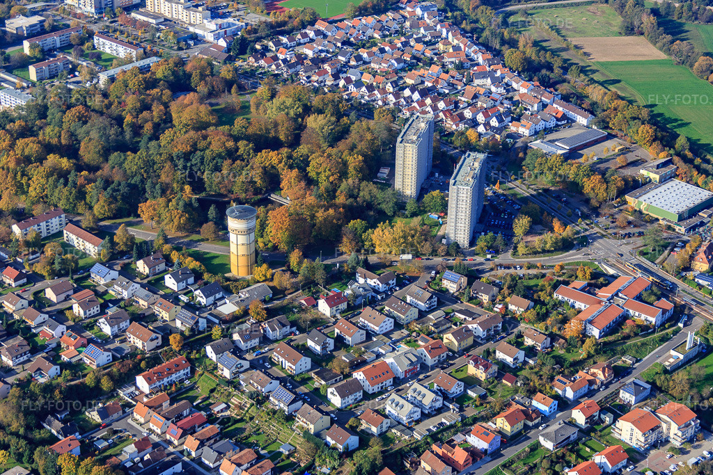 Luftbild: Wasserturm und zwei Wohnhochhäuser in der Dorschbergstr in Wörth am Rhein im Bundesland Rheinland-Pfalz in Deutschland. Foto: IMG_075775.jpg vom 02.11.2014 durch Werner Riehm/FLY-FOTO.de