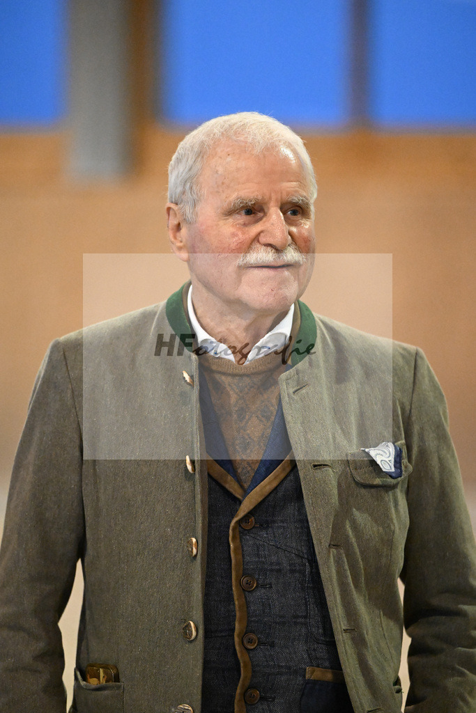Ehrung Hannes Meindl_5250856 | hf-fotografie - Realisiert mit Pictrs.com