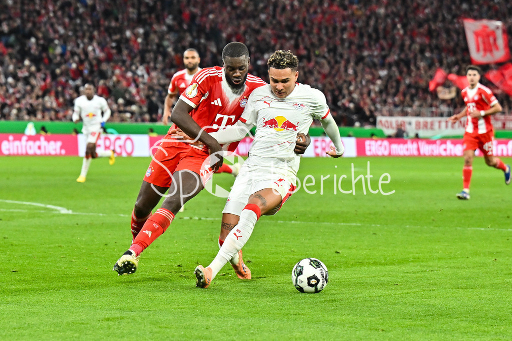 FC Bayern München - RB Leipzig | MUNICH, GERMANY - 11. FEBRUARY: im Duell Dayot UPAMECANO (FC Bayern Munich 2) und Antonio Eromonsele Nordby NUSA (RB Leipzig 7) und während dem Spiel zwischen dem FC Bayern München und RB Leipzig beim Viertelfinale des DFB-Pokales in der Allianz Arena