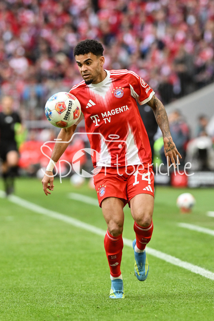 FC Bayern München - VfB Stuttgart | MUNICH, GERMANY - 19. APRIL: with Ball Luis DIAZ (FC Bayern Munich 14) during the Bundesliga Match between FC Bayern Munich vs. VfB Stuttgart at Matchday 30 at Allianz Arena / DFL REGULATIONS PROHIBIT ANY USE OF PHOTOGRAPHS AS IMAGE SEQUENCES AND/OR QUASI-VIDEO