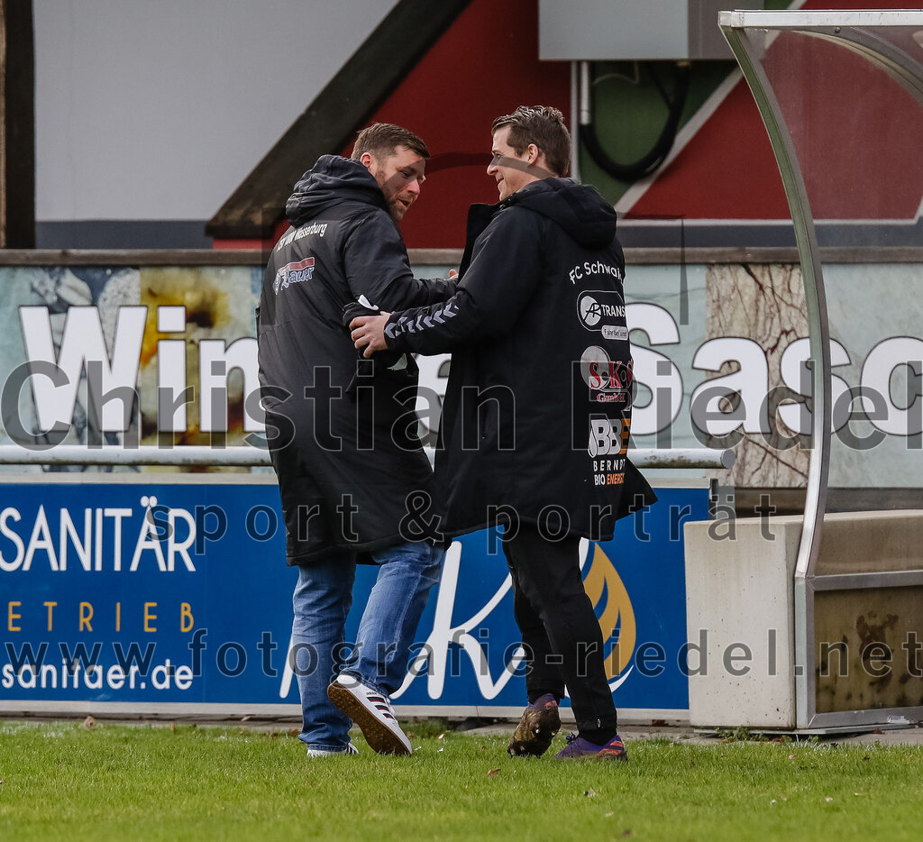 2024-02-24_007_FC_Schwaig_gegen_TSV_1880_Wasserburg | Oberding, Deutschland, 24.02.2024:
Fußball, 2. Runde Qualifikation TOTO-Pokal 2023 / 2024, 1. Spieltag, FC Schwaig gegen TSV 1880 Wasserburg, Endergebnis: 2:3

Trainer Florian Heller (TSV 1880 Wasserburg), Trainer Benjamin Held (FC Schwaig)

Foto: Christian Riedel / fotografie-riedel.net
