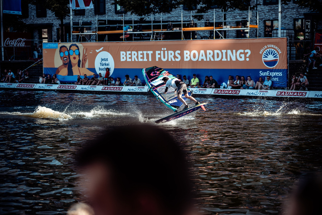 Kieler WOCHE Tow In Windsurf - @danielpankoke dpmedia (109 von 158) | dp-photography - Realisiert mit Pictrs.com