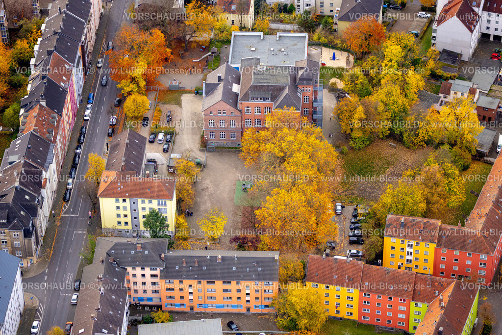 Hagen251101420 | Luftbild, Erwin-Hegemann-Schule Grundschule und städtische Kindertagesstätte Wunderland, herbstliche Bäume, Altenhagen, Hagen, Ruhrgebiet, Nordrhein-Westfalen, Deutschland