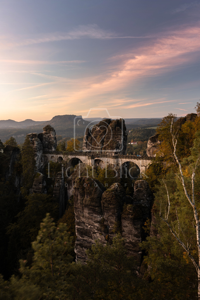 7M302997-Verbessert-RR Kopie | <licht-blick-fotografie><shooting><portraitshooting><tiershooting><landschaftsbilder><shootingbuchen><buchen><fotografbremen> <fotograf niedersachsen><fotografin Bremen und niedersachsen><carshooting><automobilfotografie><auto> - Realisiert mit Pictrs.com