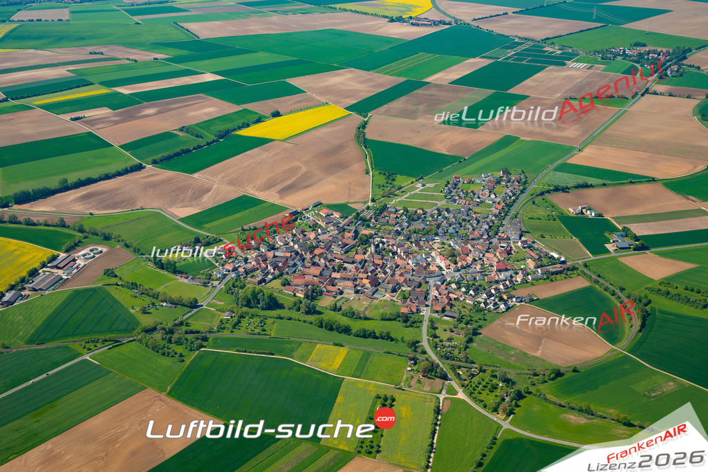 Das Luftbild zeigt :  Prosselsheim - Die Luftaufnahme wurde 2024 vom UL-Flugzeug aus erstellt ( keine Drohne ) - Hochauflösende Luftaufnahme - Für grossformatige Ausdrucke geeignet. Die Geschenkidee !Mit Lizenz und Bildrechte bestellbar