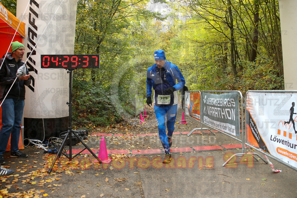 251026_1431_EX1_4172 | Sportfotografie im Rhein-Sieg Kreis, Köln, Bonn, NRW, Rheinland Pfalz, Hessen, etc. Unser Tätigkeitsfeld umfasst den Laufsport vom Volkslauf über den Marathon, Duathlon, Triathon bis zum Ultralauf wie Kölnpfad Ultra oder Schindertrail.