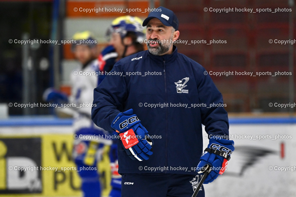 Eistrainig EC VSV mit Headcoach Pierre Allard | Eistrainig EC VSV mit Headcoach Pierre Allard, 1. Eistrainig EC VSV mit Headcoach Pierre Allard am 02.12.2025 in Villach (Stadthalle Villach), Austria, (Photo by Bernd Stefan)