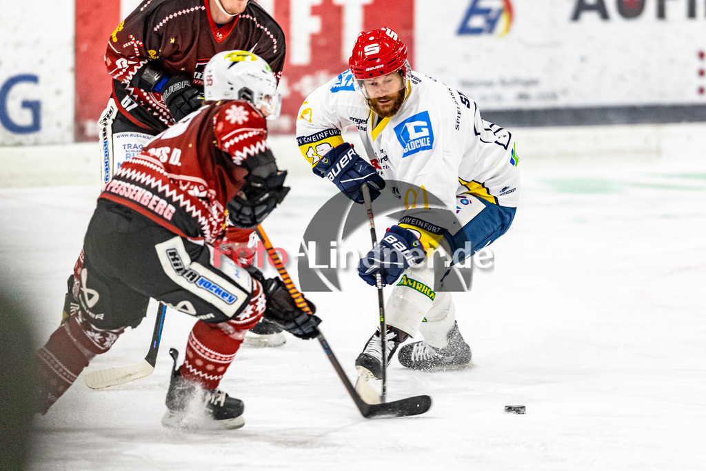 Bayernliga Eishockey, TSV Peißenberg Miners gegen den ERV Schweinfurt am 11.12.22 in Peißenberg | Bayernliga Eishockey, TSV Peißenberg Miners gegen den ERV Schweinfurt am 11.12.22 in Peißenberg