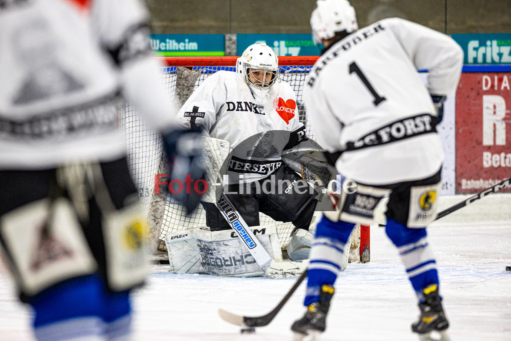 SC Forst NATURE BOYS gegen ESC Hassfurt HAWKS | Eishockey Landesliga Herren Playoffs 2024/25 - Spiel 2 von 4, SC Forst NATURE BOYS gegen ESC Hassfurt HAWKS, 20250222,Thomas ZIMMERMANN (Nature Boyz 35) in Aktion,2025-02-22 in Peißenberg (Eisstadion Peißenberg)Thomas ZIMMERMANN (Nature Boyz 35)Copyright: WolfgangxLindner foto-lindner.de