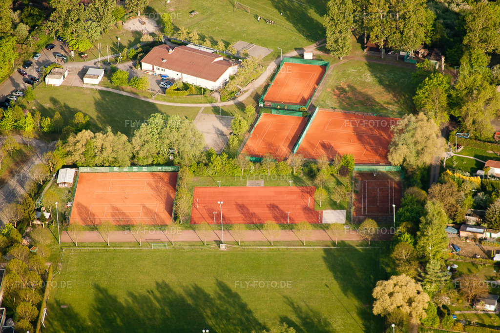 Luftbild: Daxlanden, Sportanlagen Tennisclub im Ortsteil Daxlanden in Karlsruhe im Bundesland Baden-Württemberg in Deutschland. Foto: IMG_26848.jpg vom 28.04.2010 durch Werner Riehm/FLY-FOTO.de