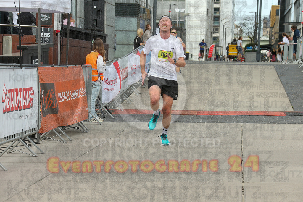 250920_1322_EX1_4201 | Sportfotografie im Rhein-Sieg Kreis, Köln, Bonn, NRW, Rheinland Pfalz, Hessen, etc. Unser Tätigkeitsfeld umfasst den Laufsport vom Volkslauf über den Marathon, Duathlon, Triathon bis zum Ultralauf wie Kölnpfad Ultra oder Schindertrail.