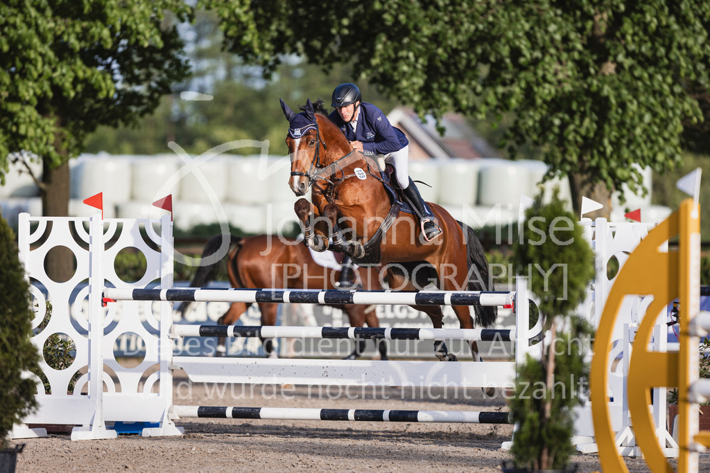 250506_Mühlen_Youngster-M-622 | Deine schönsten Turniermomente als professionelle Fotos! Entdecke hochwertige Pferdesport-Fotografie im Online-Shop. Jetzt Fotos finden & bestellen!