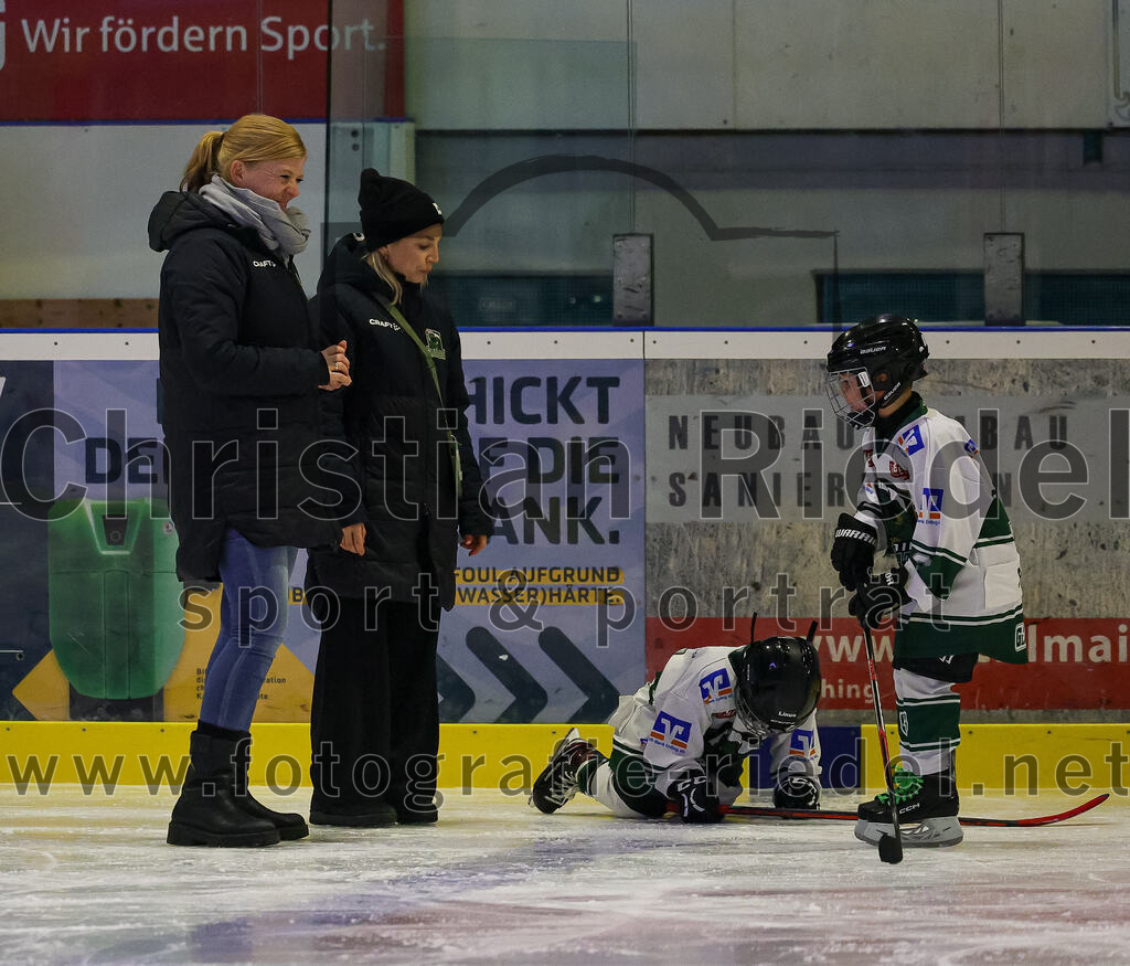 2025-11-30_112_TSV_Erding_gegen_EC_Peiting | Erding, Deutschland, 30.11.2025:Eishockey, Oberliga Süd 2025 / 2026, 22. Spieltag, TSV Erding gegen EC Peiting, Endergebnis: 5:1Foto: Christian Riedel / fotografie-riedel.net