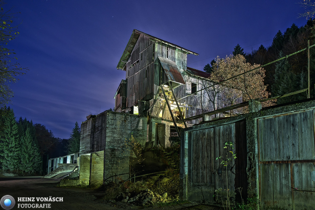 Alte_Architektur_0016 | Sequence: {_VAH5180.dng: TV=1.600000, AV=8.0, Bias=0.0} {_VAH5181.dng: TV=3.200000, AV=8.0, Bias=0.0} {_VAH5182.dng: TV=6.000002, AV=8.0, Bias=0.0} {_VAH5183.dng: TV=13.000003, AV=8.0, Bias=0.0} {_VAH5184.dng: TV=24.999996, AV=8.0, Bias=0.0}  - Realisiert mit Pictrs.com