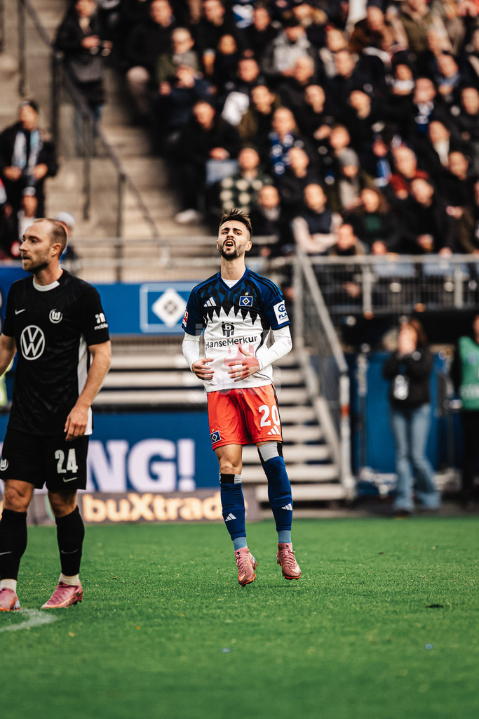 Fußball | Männer | Saison 2025/2026 | 1. Fußball-Bundesliga | 8. Spieltag | Hamburger SV vs. VfL Wolfsburg | 25.10.2025 | Fabio Daniel Ferreira Vieira (#20, HSV) ärgert sich