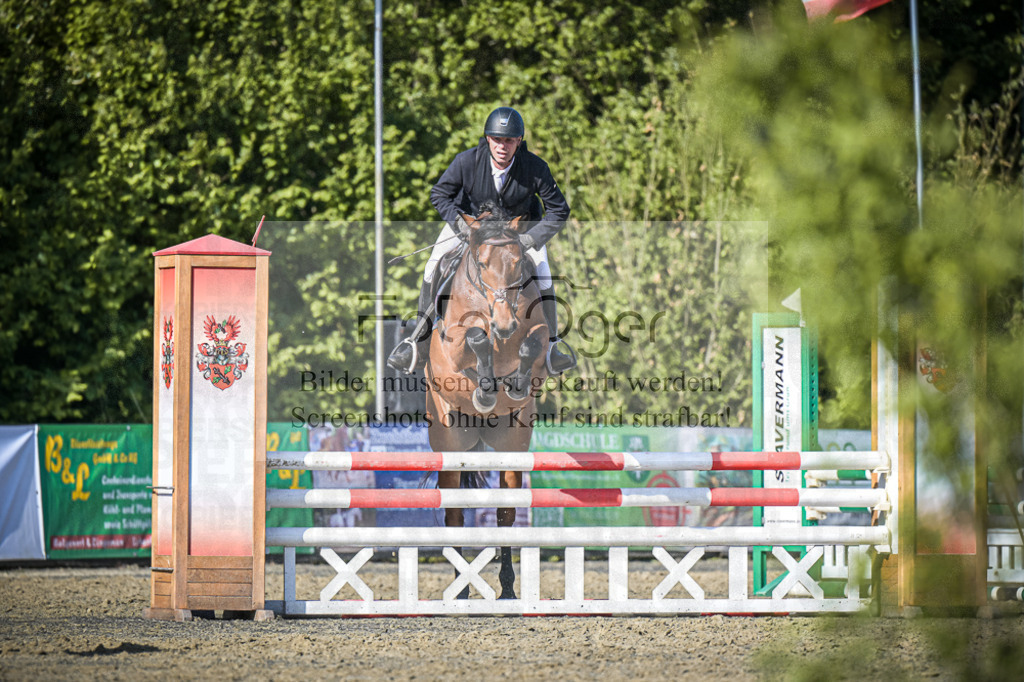 DOS_6970 | Entdecke hochwertige Reitturnierfotos von Foto Oger. Professionell, emotional und authentisch – jetzt Lieblingsmomente im Shop bestellen.Deutschlandweite Turnierfotografie. - Realisiert mit Pictrs.com