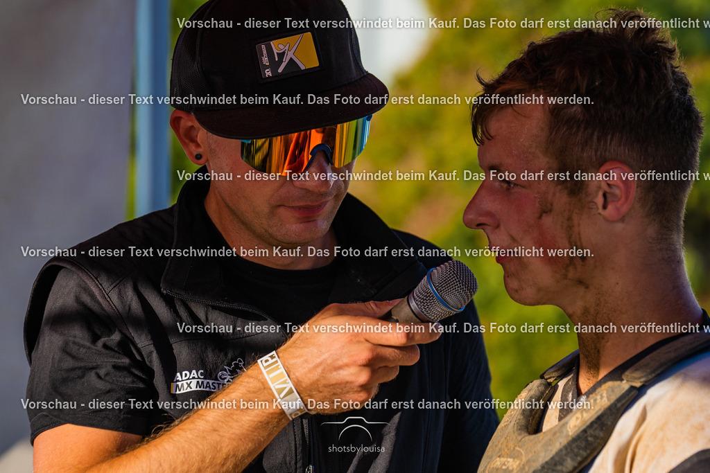 09_21_LM_Schenkenhorst-0736 | Sportfotografin aus Berlin-Brandenburg mit Fokus auf Motocross. Ich halte deine sportliche Leistung und echte Emotionen auf und neben der Strecke professionell fest. Entdecke die Fotos von deinem Rennen und bestelle sie direkt hier im Shop.