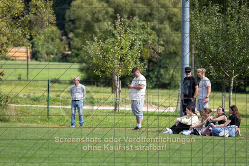 20250831_161342_0163 | #,TSV Ottenbach (gelb) vs. KSG Eislingen (grün), Fussball, Kreisliga A3 - Bezirk Neckar/Fils, 02. Spieltag, Saison 2025/2026, Rasensportplatz Nebenplatz, Im Buchs, 73113 Ottenbach, 31.08.2025 - 15:00 Uhr,Foto: PhotoPeet-Sportfotografie/Peter Harich
