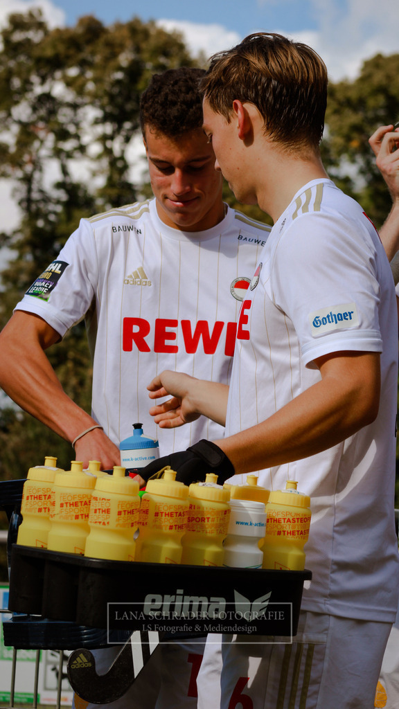 Rot - Weiß Köln - Münchner SC 25.09.22-38 | lanaschraderfotografie - Realisiert mit Pictrs.com