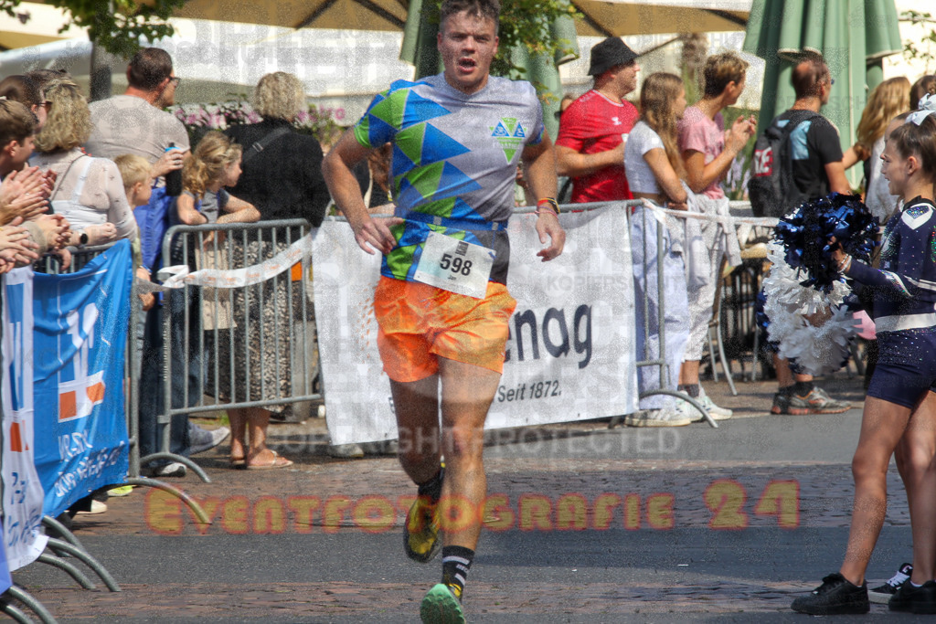 250824_1444_EV4_2135 | Sportfotografie im Rhein-Sieg Kreis, Köln, Bonn, NRW, Rheinland Pfalz, Hessen, etc. Unser Tätigkeitsfeld umfasst den Laufsport vom Volkslauf über den Marathon, Duathlon, Triathon bis zum Ultralauf wie Kölnpfad Ultra oder Schindertrail.