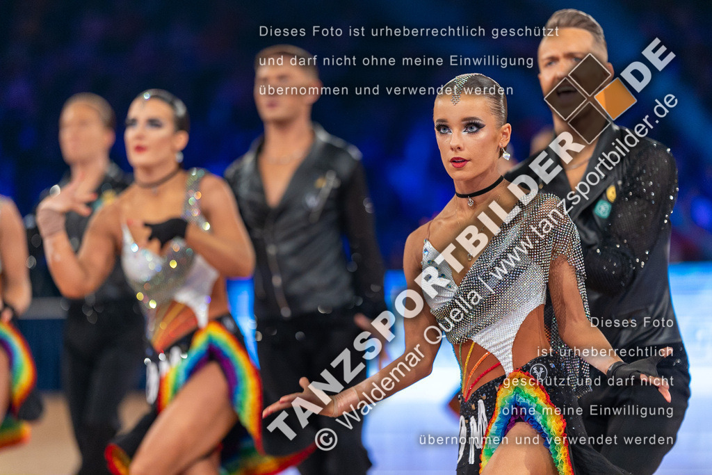 20231111-01498 | Hier finden Sie Tanz Bilder vom Latein und Standard Formationen tanzen. Sportbilder vom Tanzsport. Schöne Fotos und von Weltmeisterschaft, Europameisterschaft, Bundesliga, Regionalliga, Oberliga und Landesliga sowie von GOC Stuttgart, DanceComp, WM Bremen
