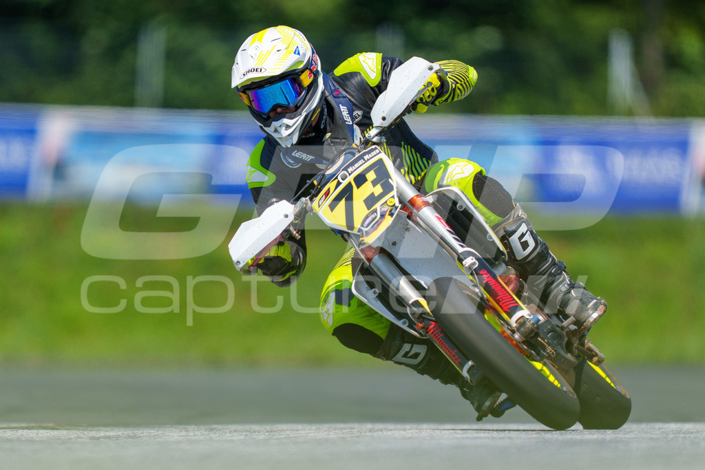 G-Cup + Supermoto Staatsmeisterschaft + Hungarian Supermoto Championship | GRIPcapture steht für authentische Sportfotografie in Österreich – für Momente, die mehr sind als Geschwindigkeit oder Ergebnis. Es geht um Emotion, Spannung, Fokus und den Augenblick, der oft nur einen Wimpernschlag dauert.Ob Motorsport, Teamsport oder 