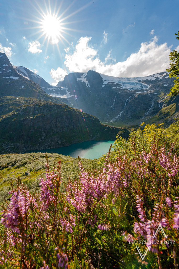 Fotografie_Leo_Schindzielorz_NO_Sommer_Raundalsvatnet_Hane_Kamb_20220811_A7R03071_org | Atmosphärische Landschaftsbilder & Drohnenaufnahmen aus dem Allgäu, Tirol, Südtirol & der Schweiz – ideal für Leinwanddrucke & zur stilvollen Raumgestaltung. - Realisiert mit Pictrs.com