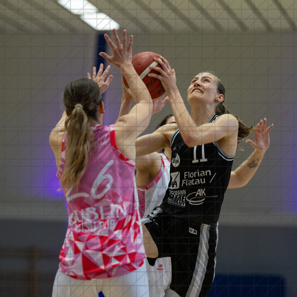 2. DBBL PlayOff 24/25 | 12.04.2025 | Dillingen Diamonds vs. BBC OS | 1/8-Finale, 2. Spiel  | 2. DBBL PlayOff 24/25 | 12.04.2025 | Dillingen Diamonds vs. BBC OS | 1/8-Finale, 2. Spiel  - - - - - CREDIT, www.bullenfotos.de, Martin König, Hörner Weg 40, D-49078 Osnabrück, +4917663732967, Nutzung und Weitergabe nur zu den vereinbarten Zwecken. Presseanfragen an Urheber. Alle Rechte beim Urheber. - - - - - - Realisiert mit Pictrs.com