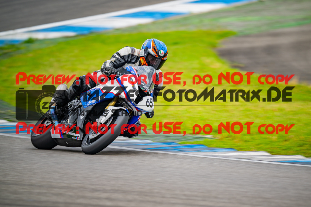 MaZZes_FotoMatrix_240701_6007705_6482 | WEISS