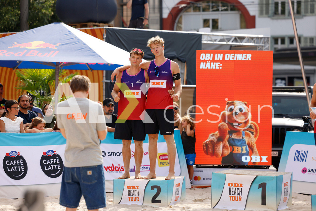Obi BeachTour 2026 - Basel | BASEL, SWITZERLAND - JULY 19: FLORIAN BREER (SUI) and MATHIS KÄLIN (SUI) during the Obi BeachTour 2026 celebration at Barfüsserplatz on July 19, 2026 in Basel, Switzerland. - Realisiert mit Pictrs.com