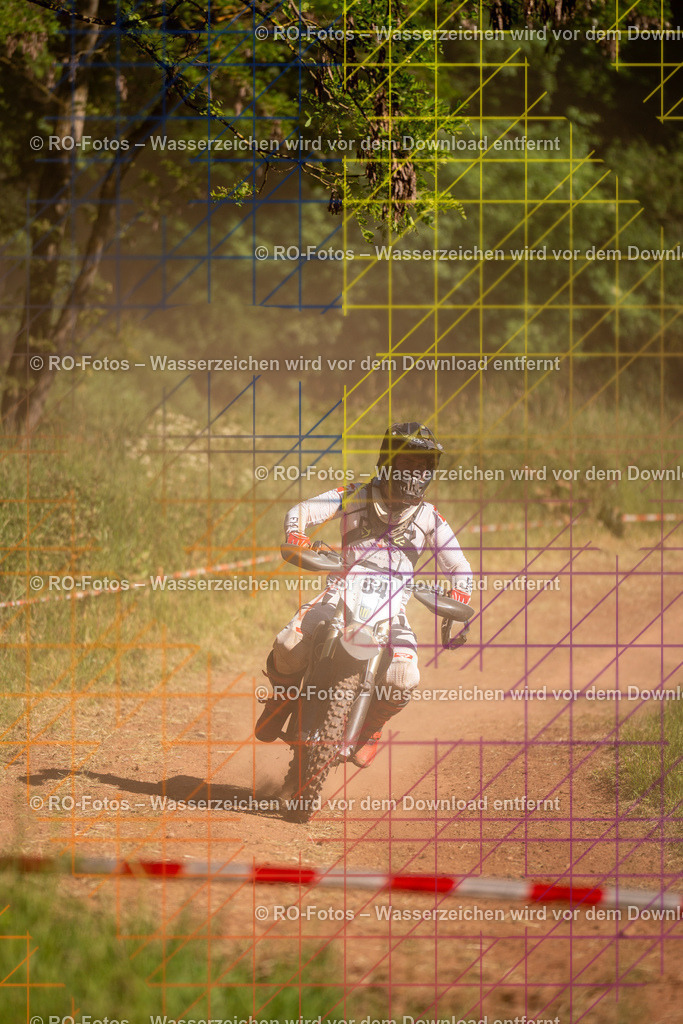 Wolfshausen 3 Lauf -1503 | Sportfotografie von RO-Fotos: Motorsport, Motocross, Enduro, Laufveranstaltungen und Triathlon. Professionelle Fotos von Sportlern und Events. - Realisiert mit Pictrs.com