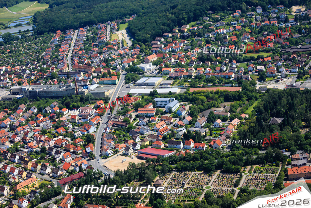 Die Luftaufnahme der Stadt Forchheim wurde vom UL-Flugzeug heraus erstellt ( keine Drohne )- hohe Auflösung für beste Qualität