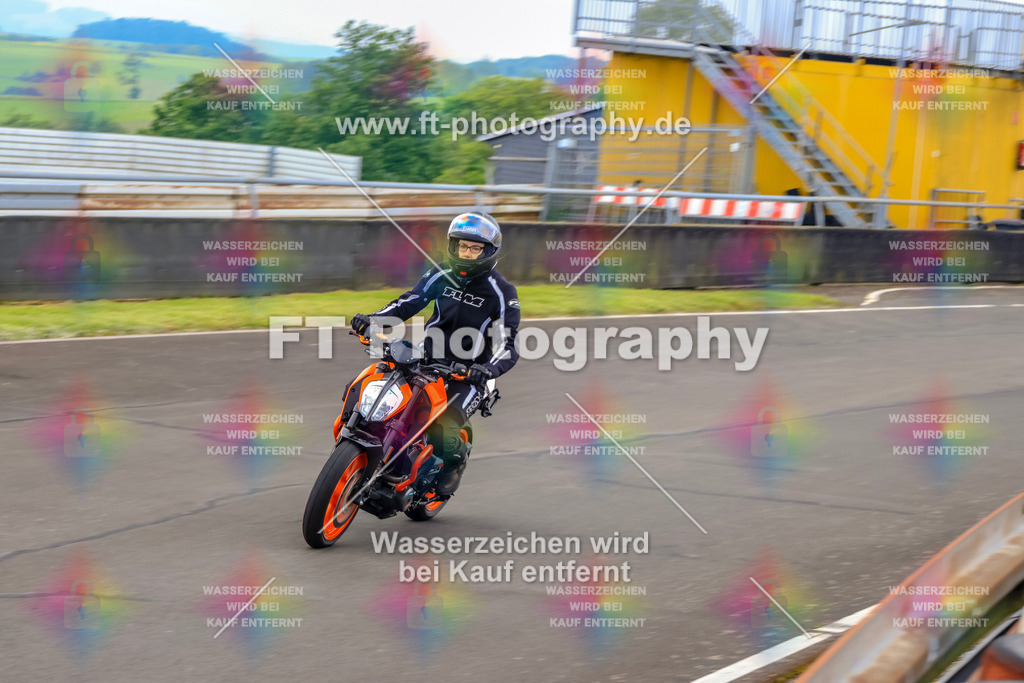 OBK-5655 | Hier findet Ihr Bilder von Touristenfahrten auf der Nürburgring Nordschleife oder von anderen Veranstaltungen die ich besucht habe. Viel Spass beim Durch Schauen 