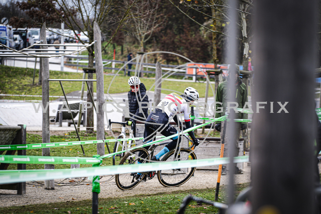 ..... | AUSTRIA, 24.11.24, 3.Radquerfeldein GP um das Sportzentrum Gunskirchen Image shows: Photo: Wapics / Andreas Willdoner