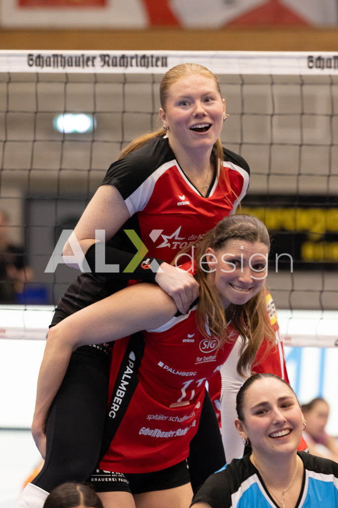 Volleyball I Frauen I Saison 2025-2026 I Volleyball NLA | Women I 1/2 Finals I  VC Kanti Schaffhausen - Sm'Aesch Pfeffingen I 22.03.2026 | 11 Kateřina Holásková (CZ) (VC Kanti Schaffhausen) – Mitte und 9 Jordan Lockwood (USA) (VC Kanti Schaffhausen) – Diagonal - Realisiert mit Pictrs.com