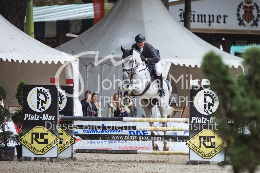 240913_OWLCh_AmateurS-307 | Deine schönsten Turniermomente als professionelle Fotos! Entdecke hochwertige Pferdesport-Fotografie im Online-Shop. Jetzt Fotos finden & bestellen!