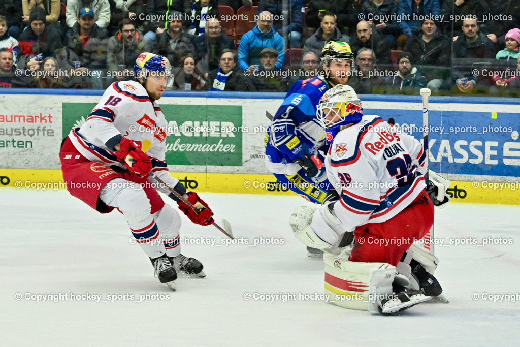 EC IDM WÄRMEPUMPEN VSV vs. EC Red Bull Salzburg | #18 Stapelfeldt Paul EC Redbull Salzburg, #35 TOLVANEN ATTE EC Redbull Salzburg, #8 Rebernig Maximilian EC VSV, EC IDM WÄRMEPUMPEN VSV vs. EC Red Bull Salzburg, EC IDM WÄRMEPUMPEN VSV vs. EC Red Bull Salzburg am 17.01.2025 in Villach (Stadthalle Villach), Austria, (Photo by Bernd Stefan)