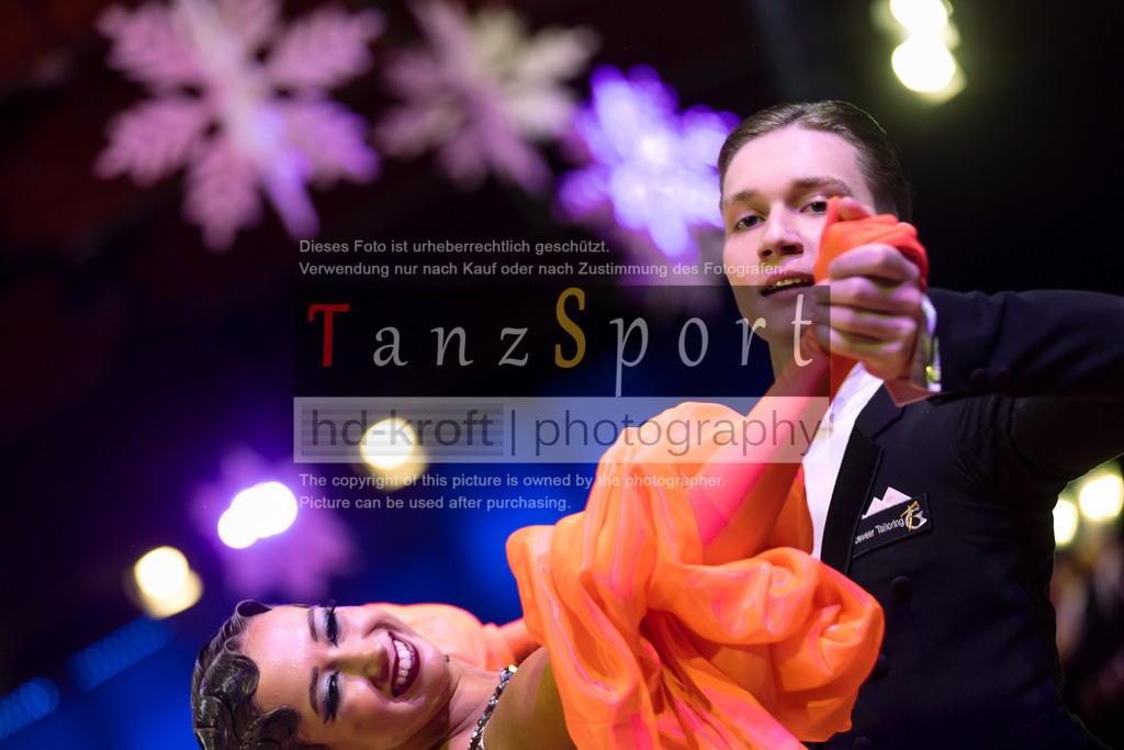 20241215_WDSF_Open_Youth_Std-Riga-8495 | Tanzsportbilder, Standardtanz, Lateintanz, WDSF, DTV, LTVB, dancecomp, goc, hessen tanzt, blaues band der spree, walzer, tango, wiener walzer, slowfox, quickstepp, samba, rumba, cha-cha-cha, paso doble. jive, hd-kroft photography, turniertanzsport