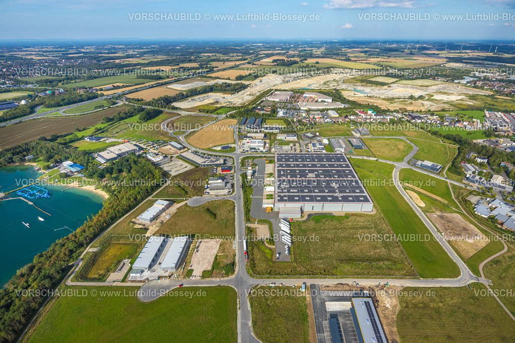Beckum230805448 | Luftbild, Gewerbegebiet Obere Brede, B Logistik Logistikdienst mit Solardach, Beckum, Münsterland, Nordrhein-Westfalen, Deutschland
